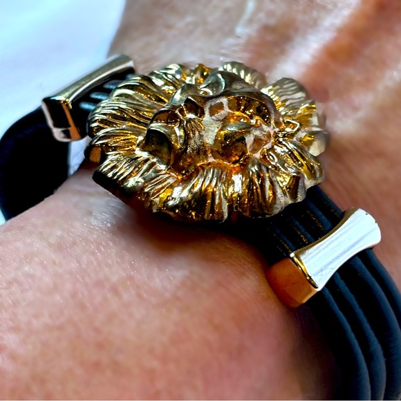 Fine Art Black Leather Gold Metal Bracelet Lion Medusa Designer Runway Vintage - Picture 2 of 12